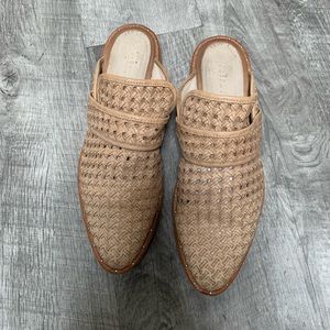 Freda Salvador Keen Woven Mules Sz 8